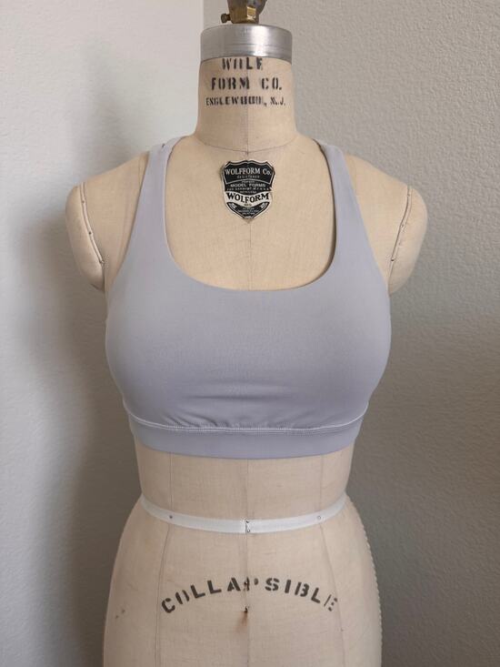 Lululemon Other - Lululemon Energy Bra Light Grey Strappy Crossback Size 6 Medium Support
